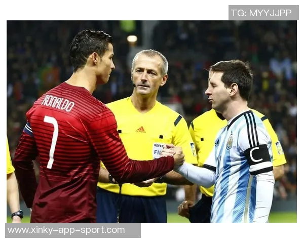 阿根廷足协主席与梅西德保罗重聚合影分享喜悦时刻